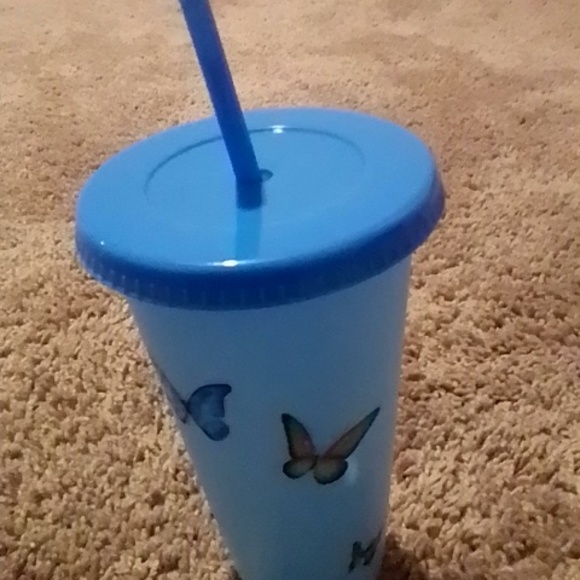 Color changing cup - Picture 1 of 1